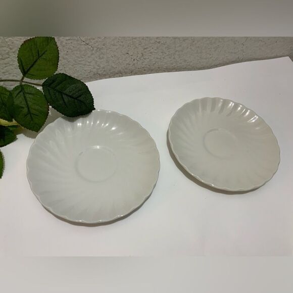 2 - Johnson Bros made in England Snowhite Regency Saucer - Picture 1 of 9